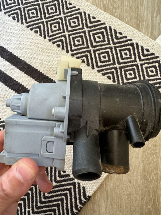 Водна помпа за пералня в отлично състояние