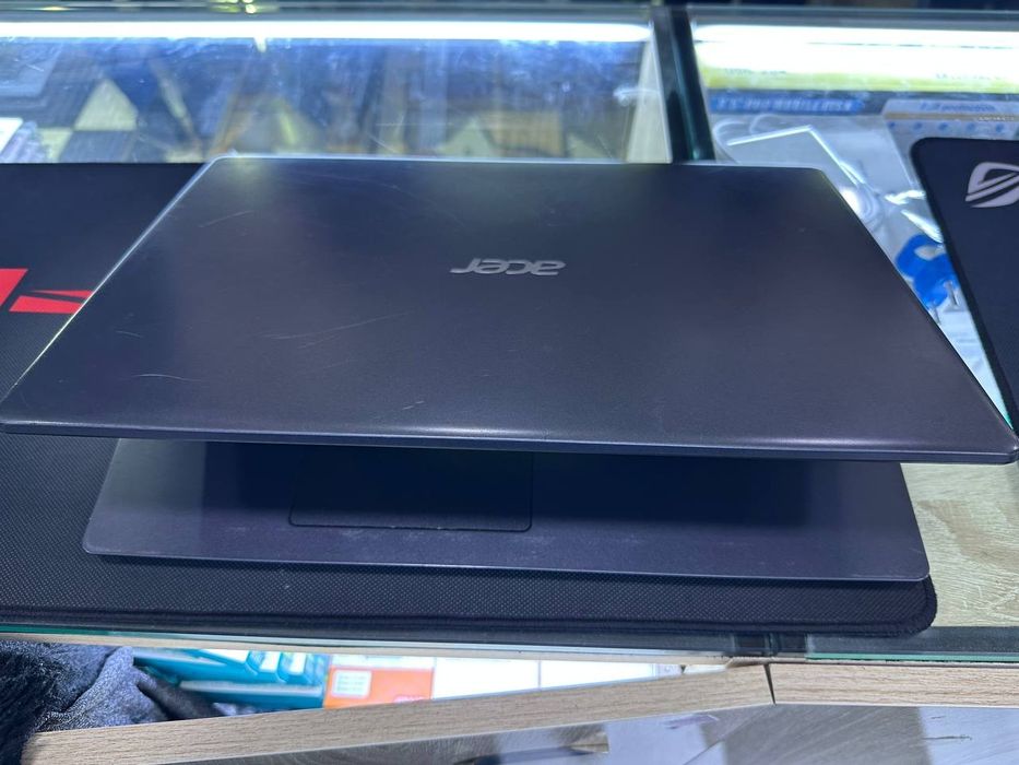 Notebook sotiladi Acer Aspire 3