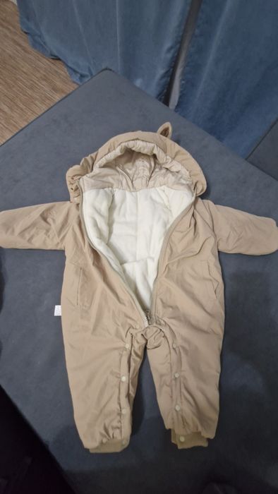 Продам комбинезон для девочки