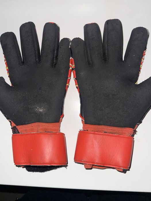 Перчатки Анарбекова вратаря