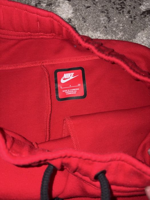 Pantaloni Nike tech rosii