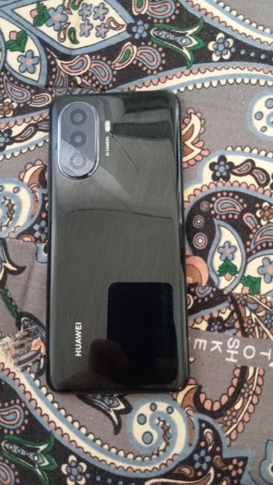 HUAWEI nova y70 в хорошем состоянии