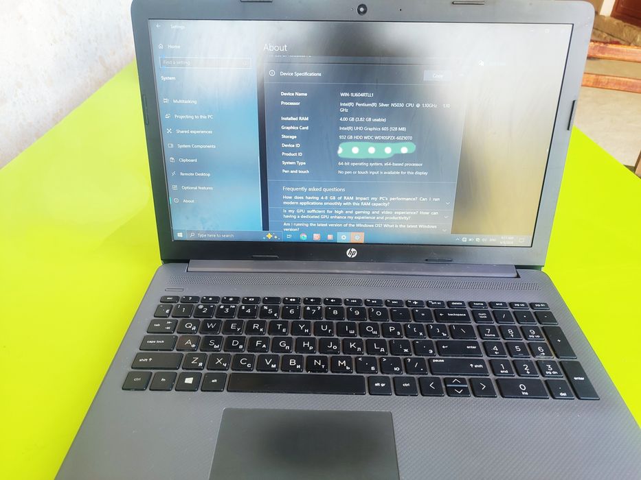 Laptop+sichqoncha, HP 250 G7+SSD 1TB+4GB RAM, toza holat, tez ishlaydi