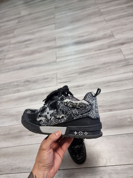 Adidasi Louis Vuitton