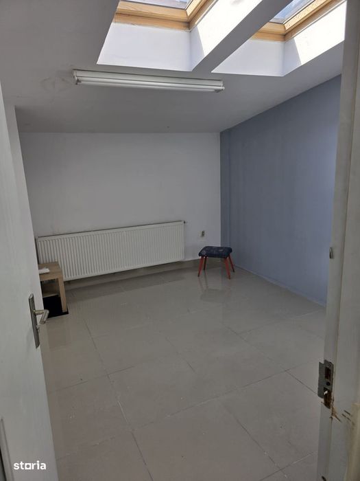 Spatiu(birou)-32mp, et.1, hala, strada Garii