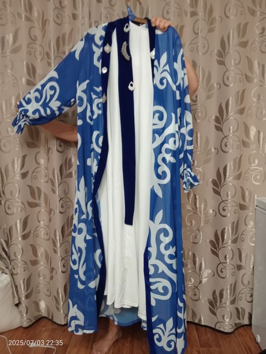 Платья вечерние продаётся