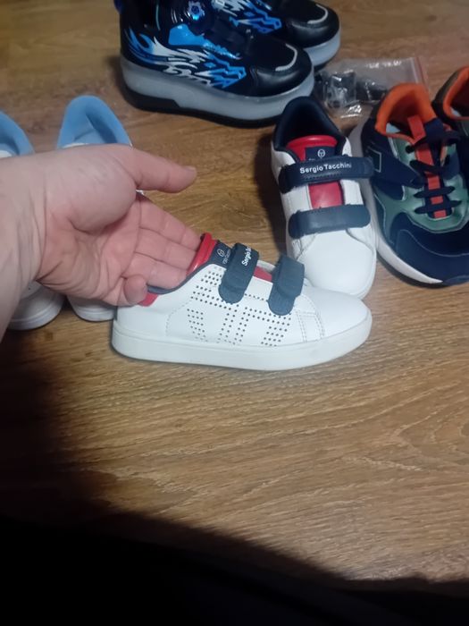 Lot adidași în stare impecabilă