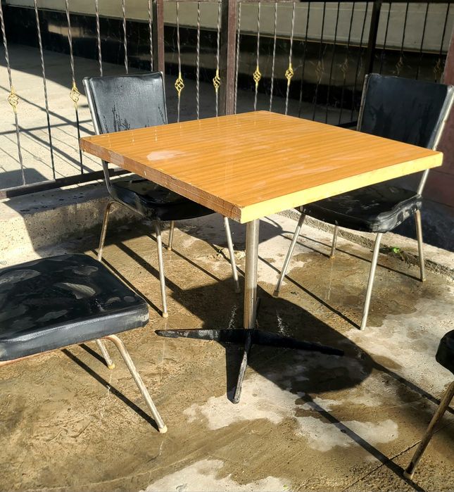 Столы со стульями. Для кафе и бара