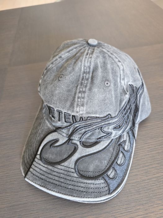 Vetements x Reebok AW18 Flame Cap – оригинална