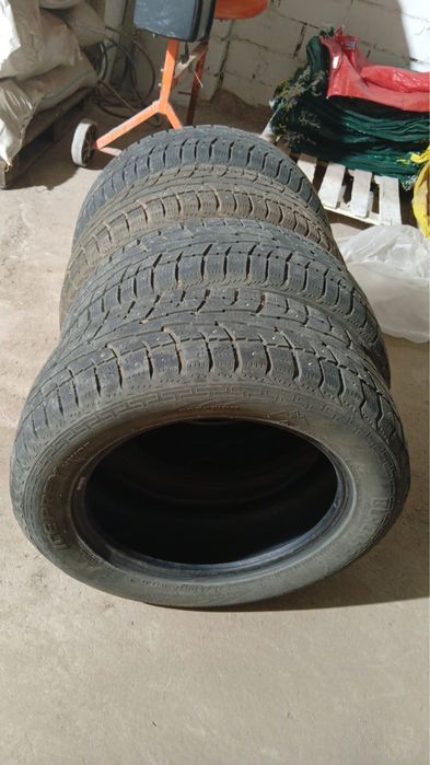 Автошины шипованные б/у