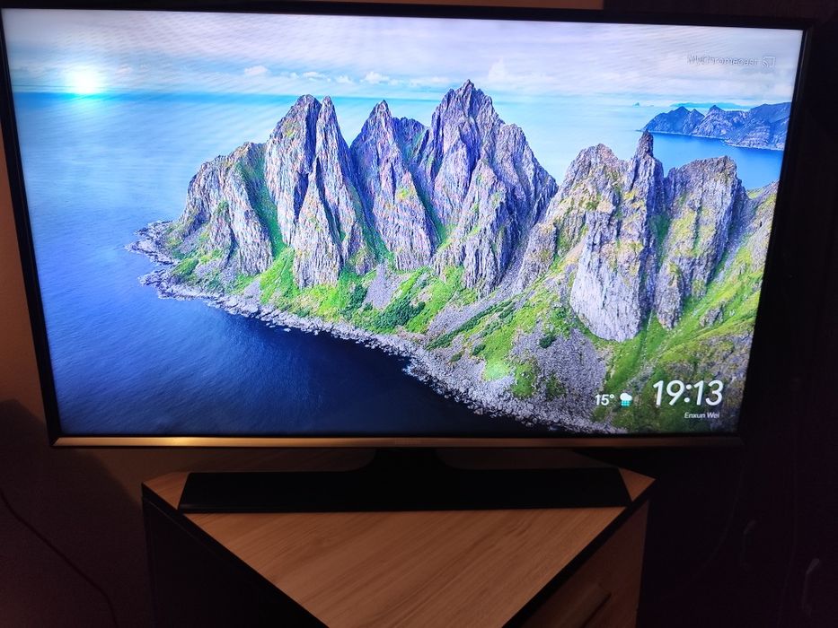 Телевизор Samsung 32" FullHD LED