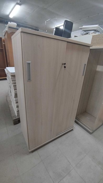 Oфис шкаф -двукрил гардероб  плъзгащи се врати и заключване -90/150/46