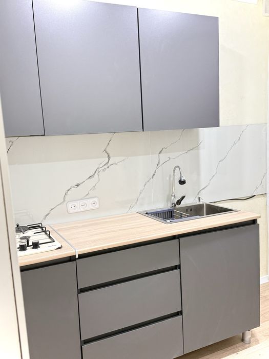 Продам квартиру около Атлетика