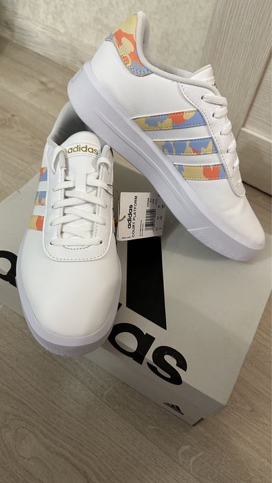 Продам кроссовки adidas original