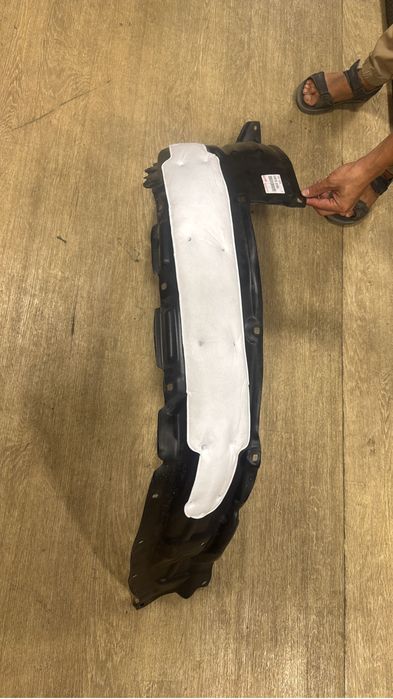 Подкрылок toyota 4 runner