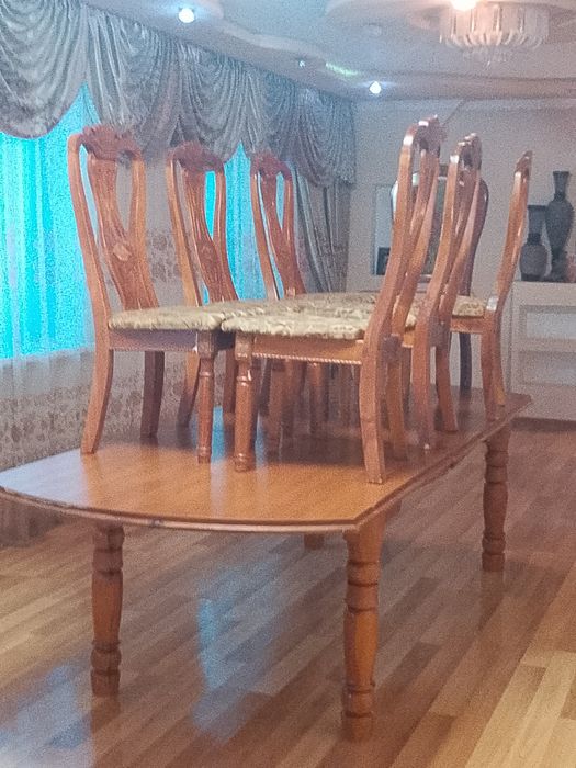 Продается Стол,Стулья.
