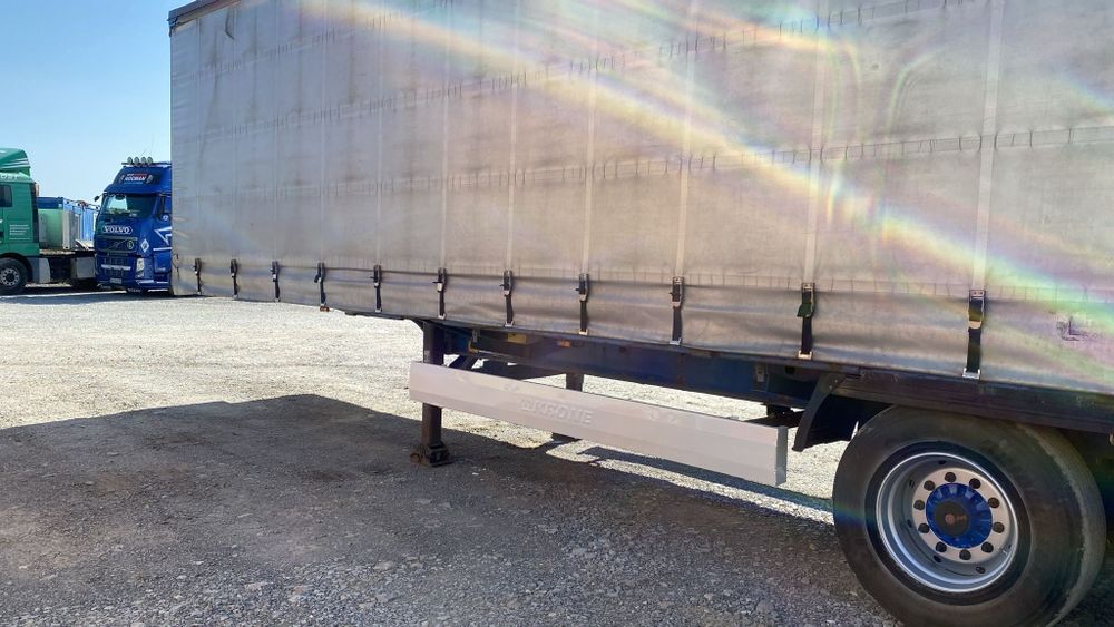 Semi-Remorca Prelata KRONE 2011 standard