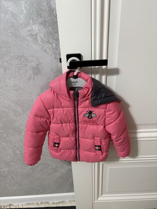 Продам куртку для девочки