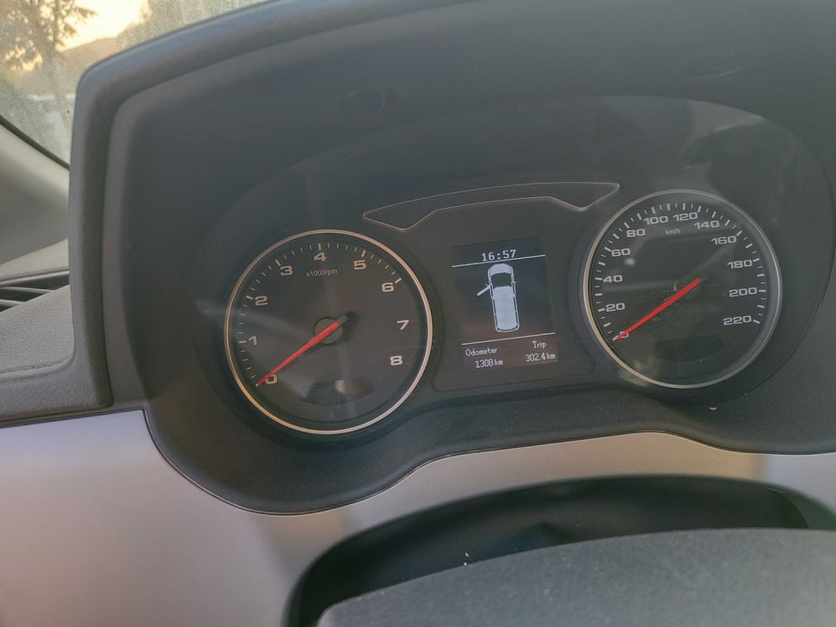 JAC M4 8+1 seats minnivan