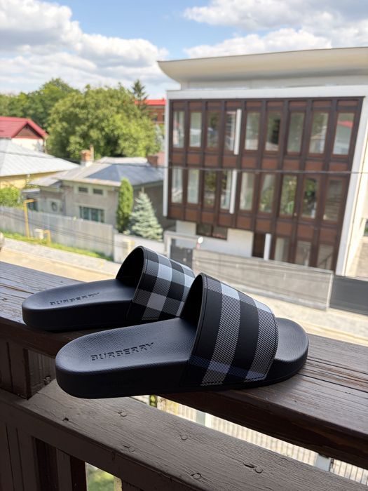 Slapi Burberry Barbati
