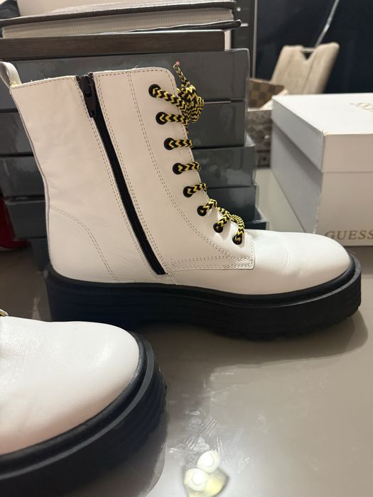 Боти от естествена кожа