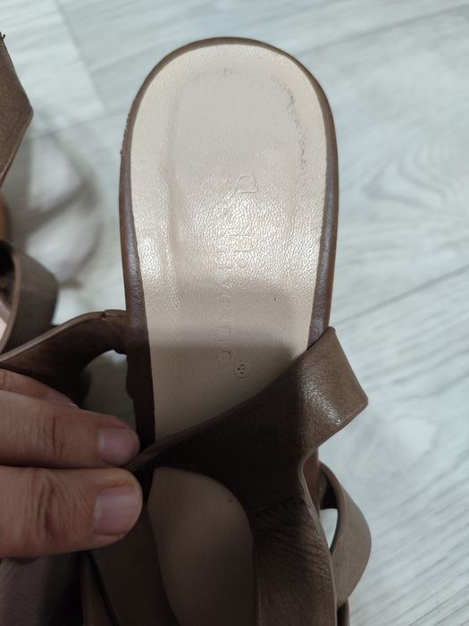 Кожаные босоножки 39 рр