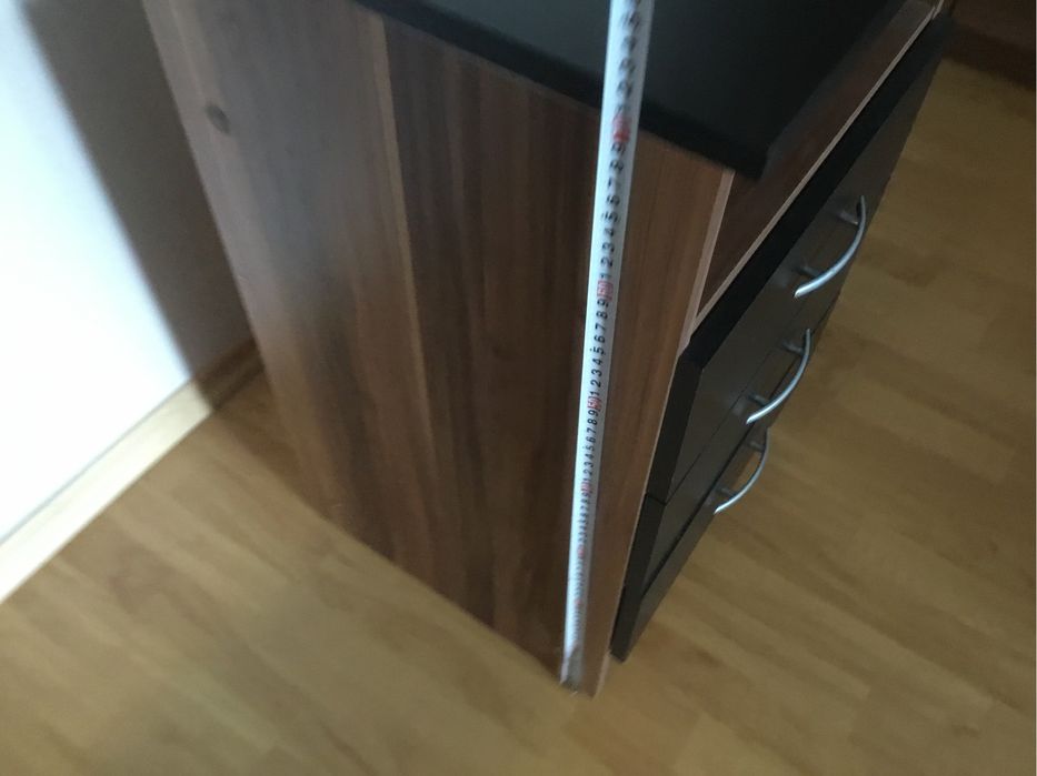 Шкаф с чекмеджета