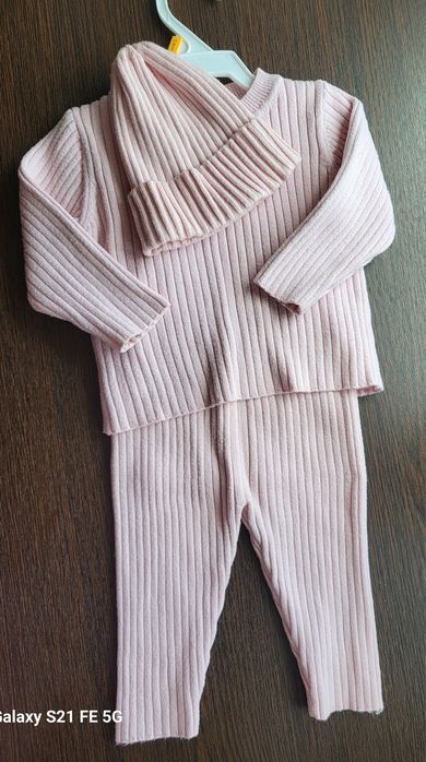 Продаются вещи на девочку размер 68- 80