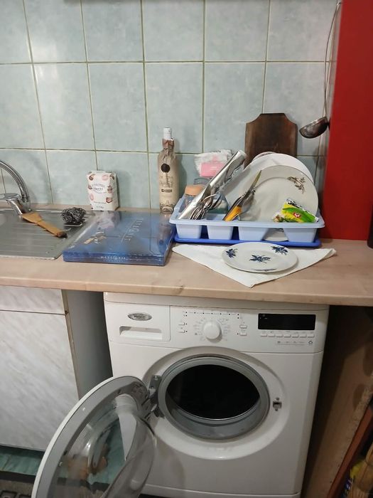Închiriez garsoniera