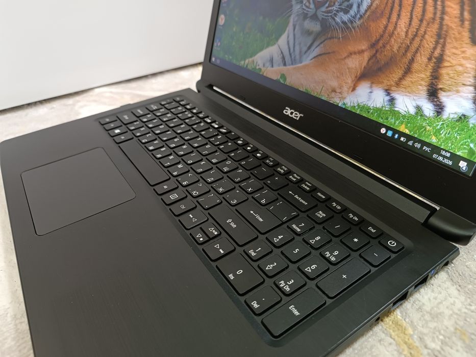 Ноутбук Acer Core i3-8130U Windows 10.