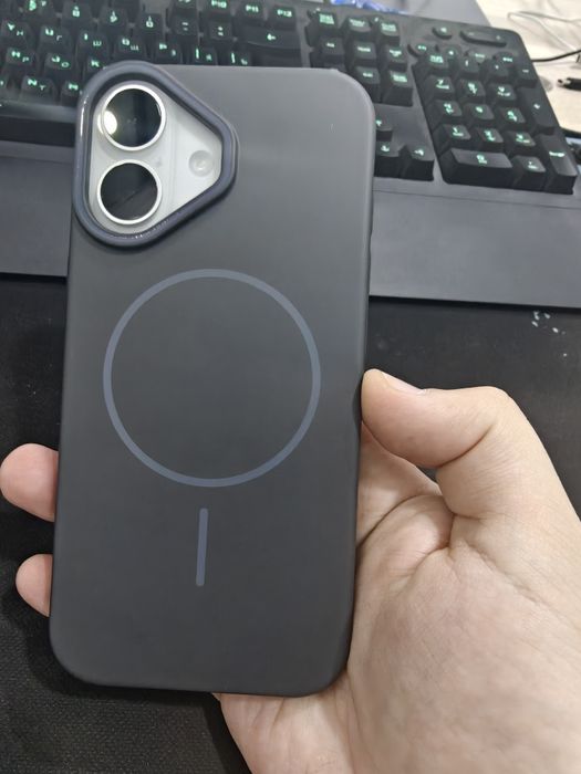 Продается телефор.iPhone 17 LLA white