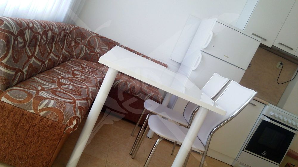 Дава се под наем Тристаен апартамент в Варна, Гръцка махала - 85 кв.м за 500 € - Снимка #1