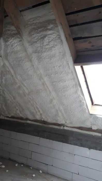 Izoaltii spuma poliuretanica Timisoara