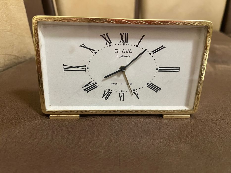 Часовник-Будилник абсолютно работещ,