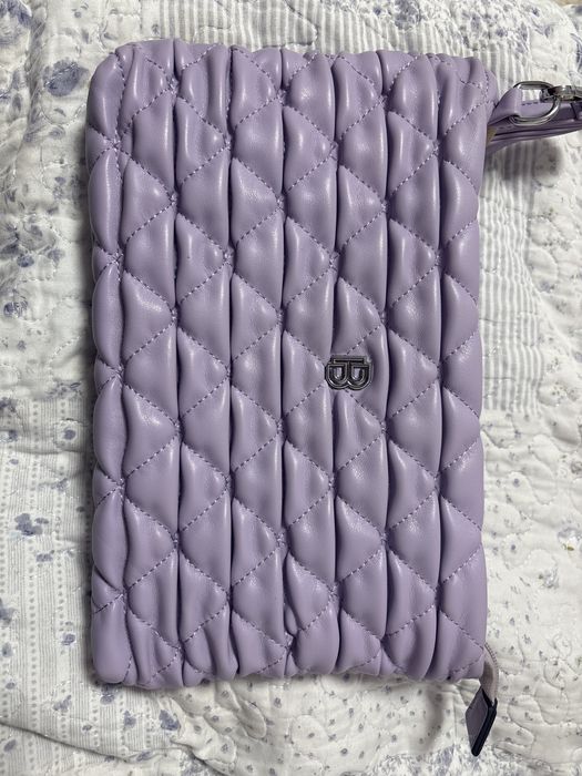 Продавам чанта, която закупих в грешен цвят