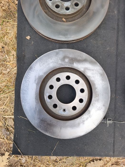 Комплект предни спирачни апарати с дискове за Ауди А4 Б6/Б7 (3.0TDI)