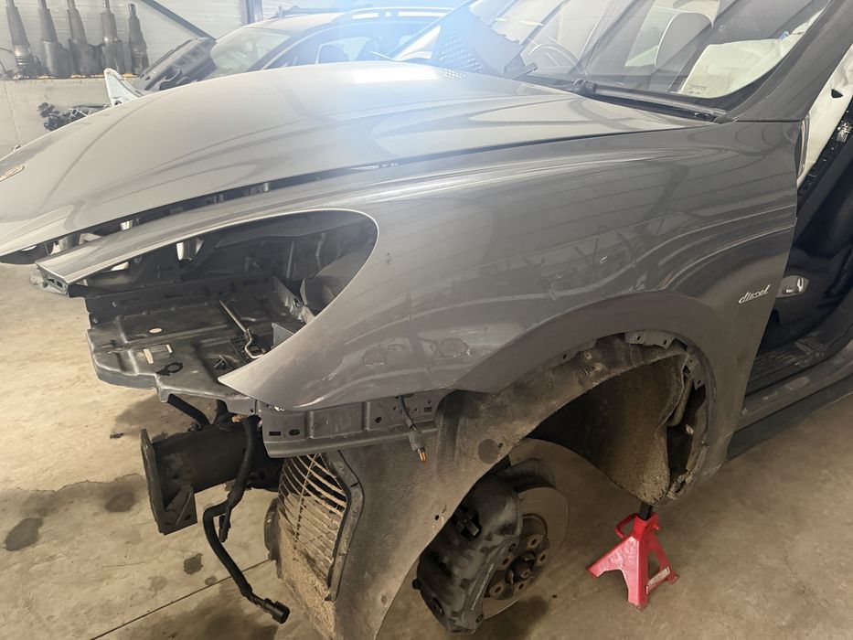 Aripa stanga porsche cayenne 92a p7an  2011-2014