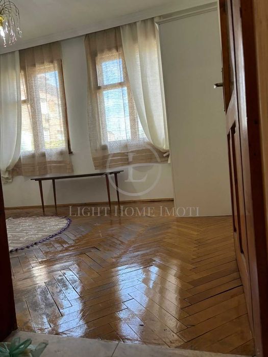 Продава се Тристаен апартамент в Пловдив, Кючук Париж - 178 кв.м за 1096 €/кв.м - Снимка #11