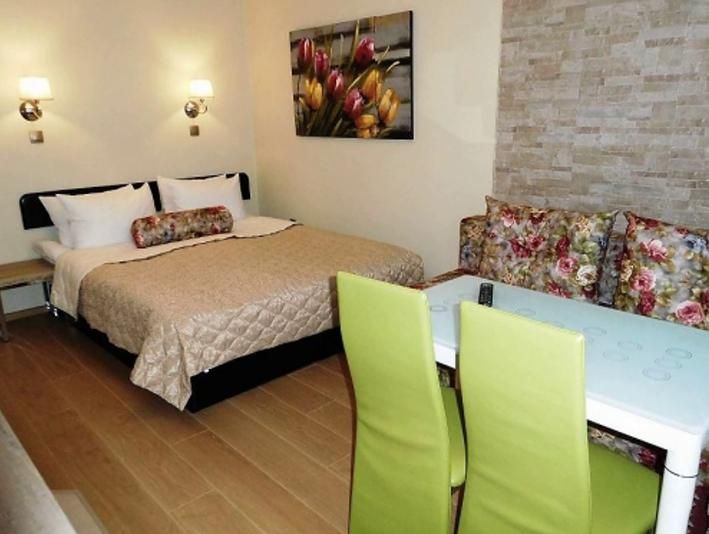 Дава се под наем Едностаен апартамент в София, Център - 20 кв.м за 418.71 € - Снимка #1