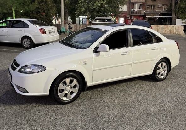 Gentra 3-Pozitsiya 2022 Avtomat Tozza 100% AvtoKreditga Passportga