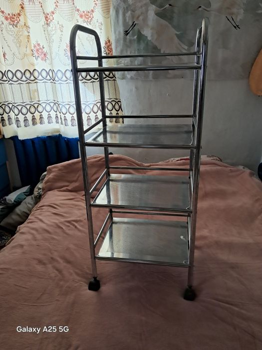 Столик (Памошник)для массажа,для парикмахерской