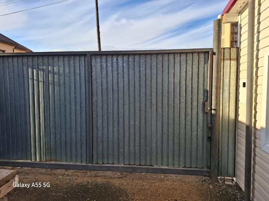 Откатные ворота для частного дома