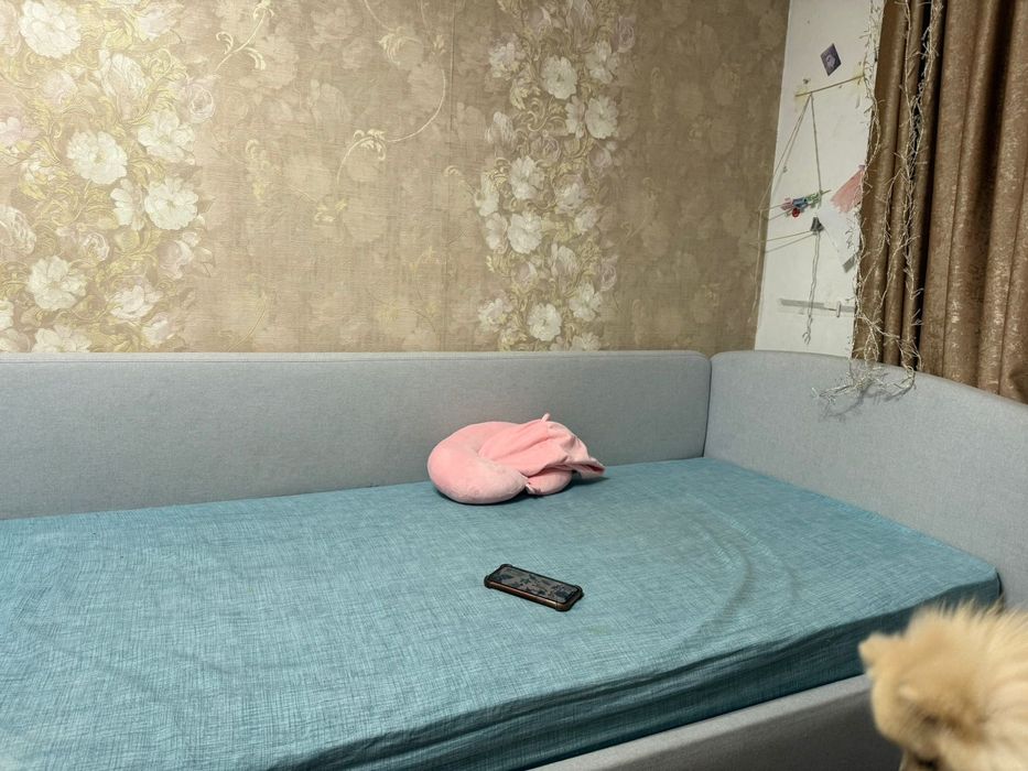 Кровати две штуки с матрасом