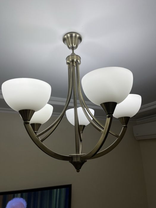 Люстра 5 рожков в отличном состоянии