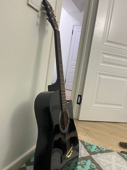 Гитара музыкалная