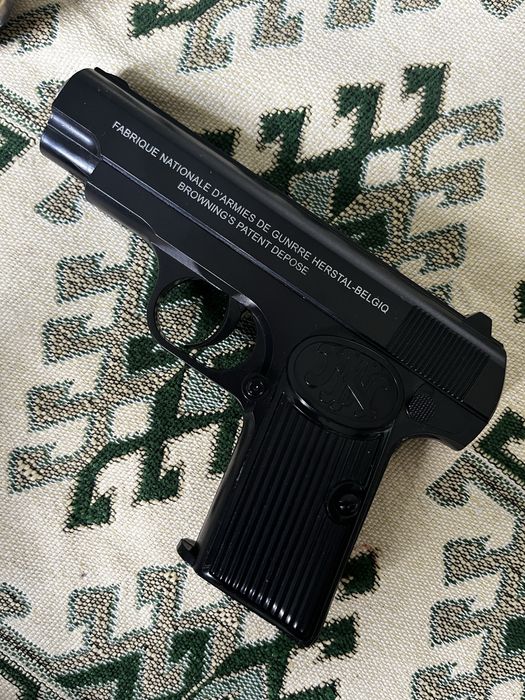 Продаю игрушечный пистолет