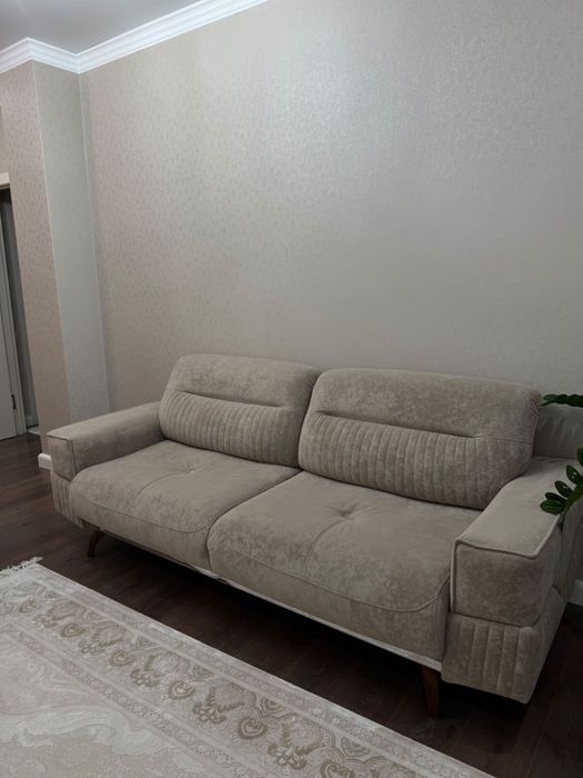 Продам диван для гостиной