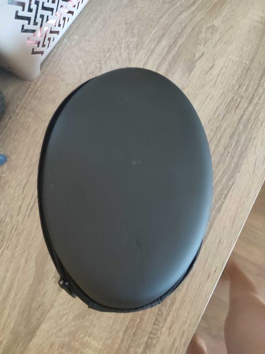 Чисто нов калъф за слушалки EVA OVAL