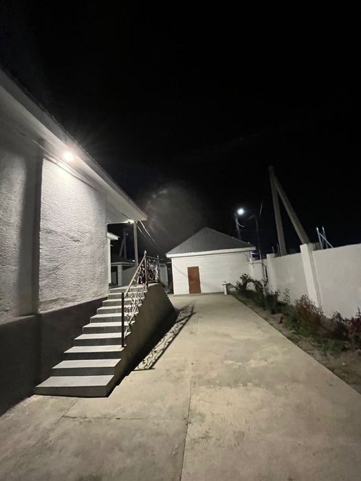 Арайда үй сатылады