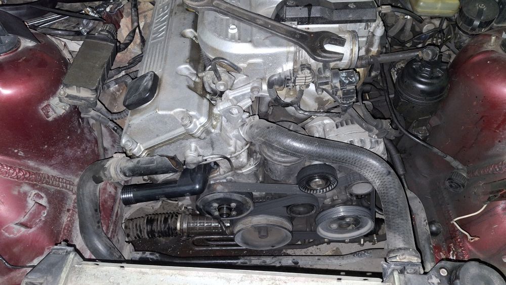 Бмв е36.   .седан